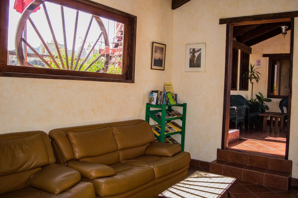 Hotel Y Galeria Uxlabil Antigua Zewnętrze zdjęcie