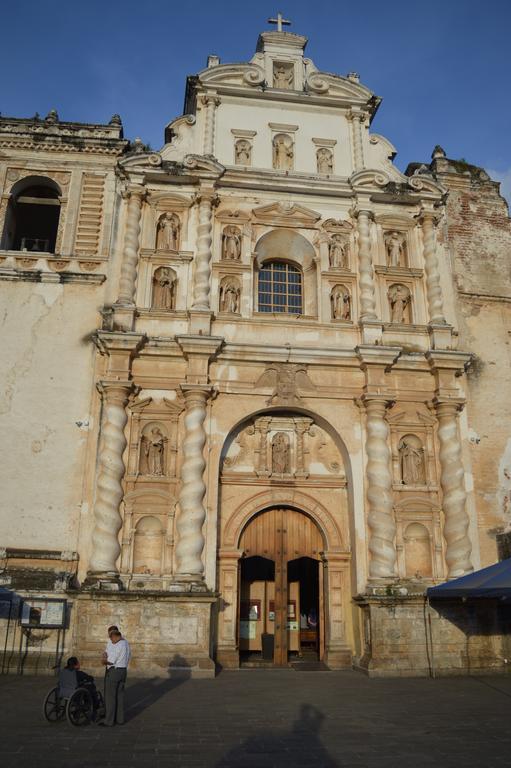 Hotel Y Galeria Uxlabil Antigua Zewnętrze zdjęcie