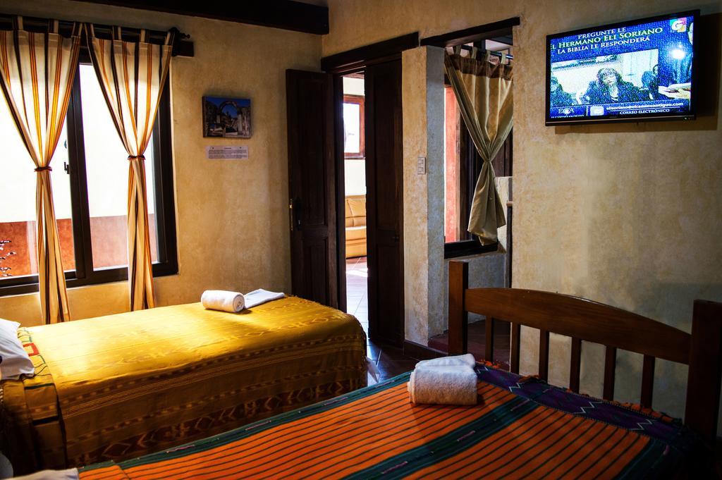 Hotel Y Galeria Uxlabil Antigua Pokój zdjęcie