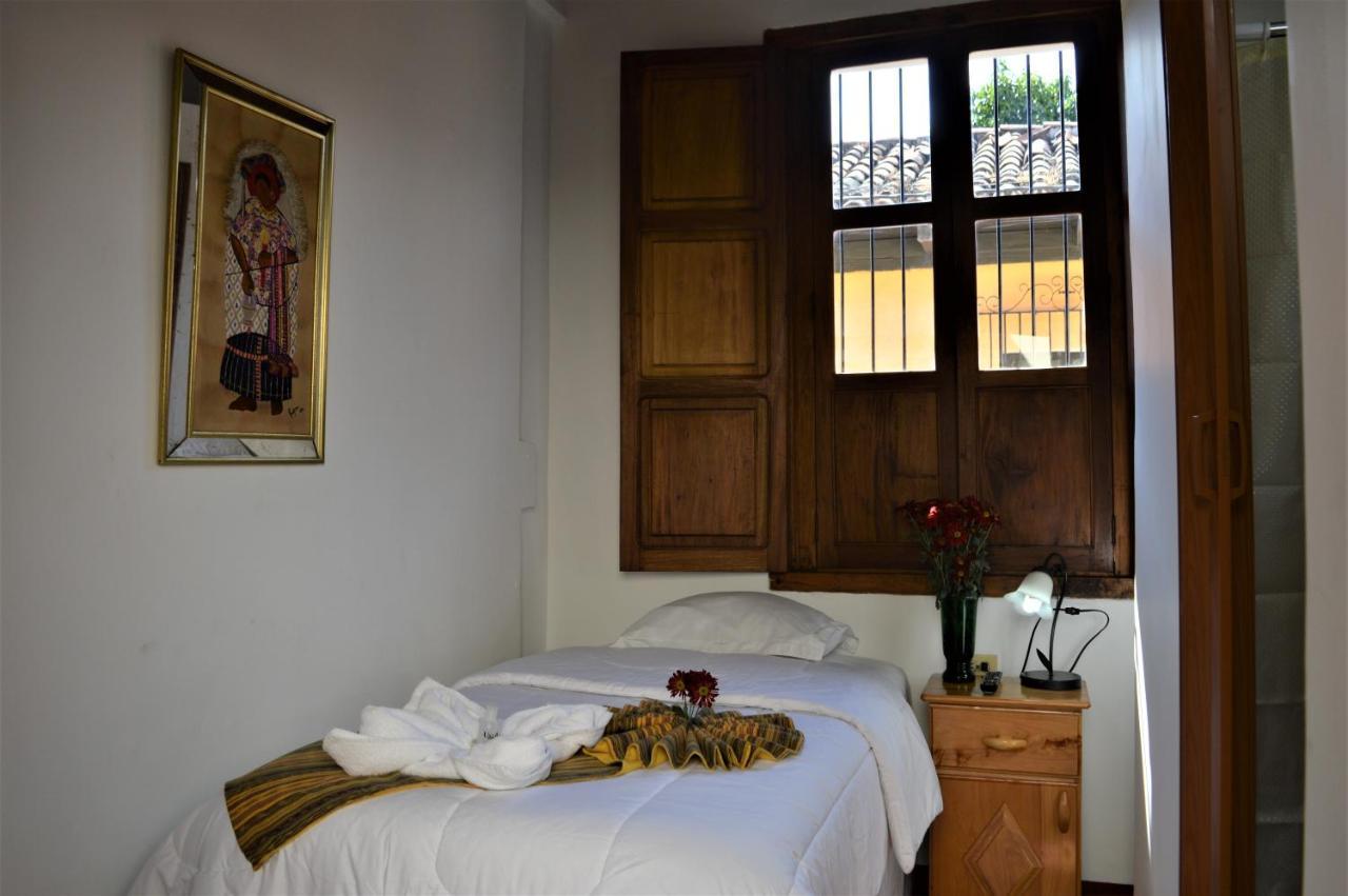 Hotel Y Galeria Uxlabil Antigua Zewnętrze zdjęcie